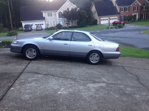 Learn the ins and outs about the 1996 lexus es 300 sedan 4d es300. 1996 Lexus ES 300 - Overview - CarGurus