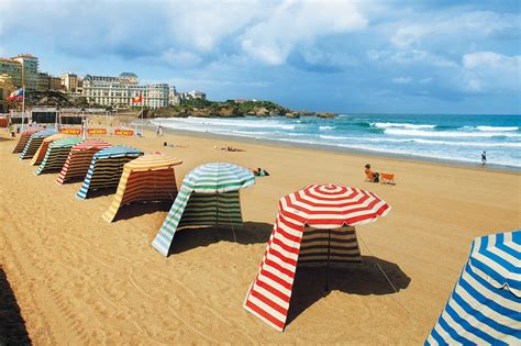 1€ bayonne train station is accessible with the chronoplus n°14 bus. Biarritz Plage | Biarritz, Grande plage biarritz et Plage ...