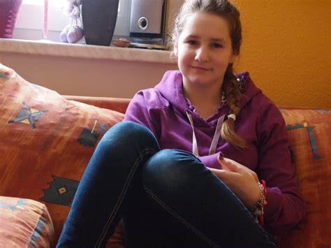 Da das aber regelmäßig vorgekommen sein soll, hatten die eltern ihre tochter medienberichten zufolge nicht als vermisst gemeldet. 3,2,1...Foto!: meine 13 jährige Schwester Selina