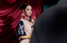 Download most popular gifs cara delevingne, eyebrow raise, on gifer.com. Game of Thrones Daily — Emilia Clarke || Behind the Scenes ...