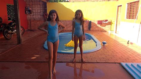 Desafios na piscina com amiga. Desafio da piscina