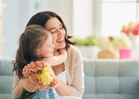 وأصدرت رئاسة الجمهورية اللبنانية بيانا جاء فيه: رسائل عيد الأم 2021 | البوابة