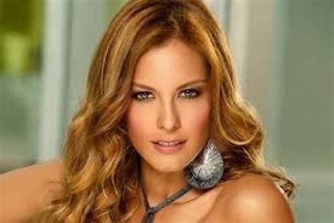 Laura acuña es el blanco de críticas nuevamente en redes sociales, pero en esta ocasión por cuenta de un video en muy buenos días. Laura Acuna - TV Presenter & Model in Bikini | Global Buzz USA