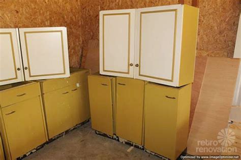 They got base and upper cabinets, plus additional cabinetry, trim, side panels, and appliances, all for less than $7,000. Harvest gold kitchen cabinets - vintage St. Charles ...