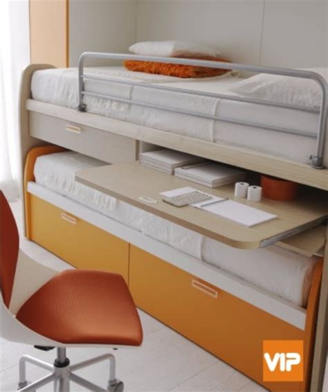Il affarone…doppio letto estraibile per cameretta, ottimo stato. Letti a mini castello Arkimede Dielle, con scrivania