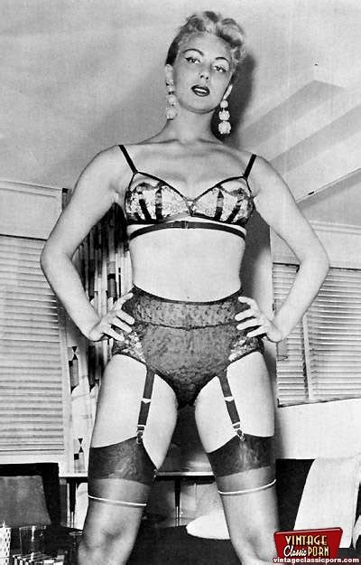 Sissy ginalola toys and wanks in heels. Vintage retro nude women in lingerie - hd images