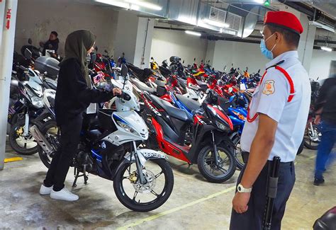 Johor bahru's first sogo department store. PARADIGM MALL, JOHOR BAHRU TO PROVIDE SECURITY ESCORTS FOR ...