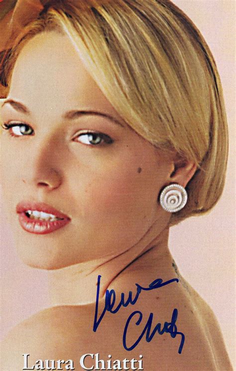 38, born 15 july 1982. LAURA CHIATTI - Autografistore