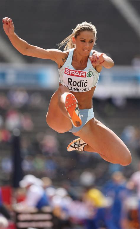 Salto con pértiga, una prueba del atletismo actual. Juegos Olímpicos: Snezana Rodic, atleta especialista en ...