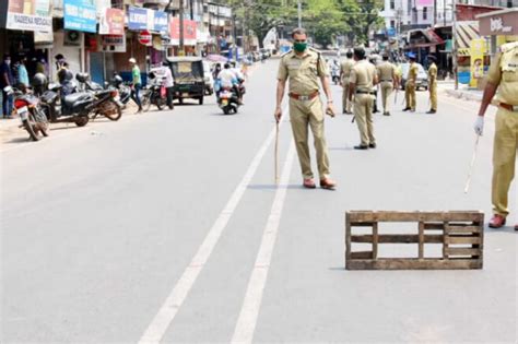 The partial lockdown implemented by the state government on weekends will continue even on sunday. Huge rush in Kerala after lockdown relaxations - Affix News