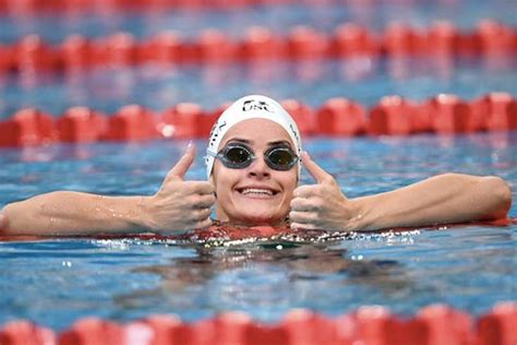 She competed in the women's 200 metre backstroke event at the 2017 world aquatics championships. Australische Kaylee McKeown flirt met wereldrecord op 100 ...