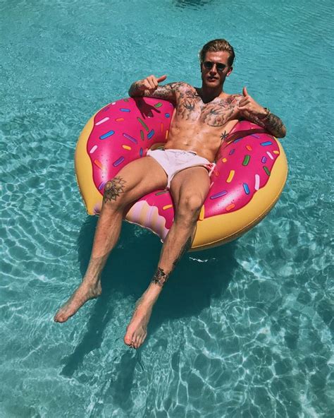 Karius y la modelo argentina maría del mar cuello molar, juntos de vacaciones. loris karius (9) | Togayther