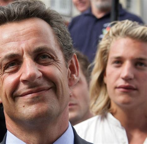 News about nicolas sarkozy, including commentary and archival articles published in the new york times. Nicolas Sarkozy Jung / 6ème président de la vème ...