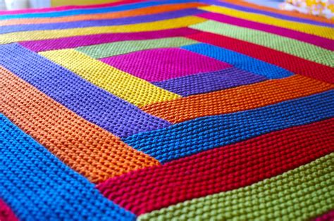 Feb 15, 2012 · log cabin is a traditional quilting technique that has been adapted over the years into both knitting and crochet. knitting blankets | Mantas de lã, Tapete de crochê, Tapete ...