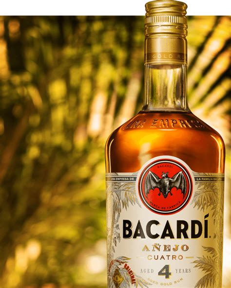 A close up shot of barcardi oakheart rum. Ron Bacardi - Blutt75