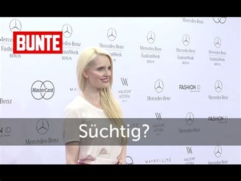 Moderatorin und model mirja du mont möchte sich ein zweites standbein aufbauen. Mirja du Mont: Süchtig nach Tattoos? - BUNTE TV - YouTube