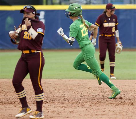 In fact, she is a part of the oregon ducks softball team and plays with jersey number 26. Softball notes: Sooners look to get the bats going against shell-shocked Arizona State | All OU ...