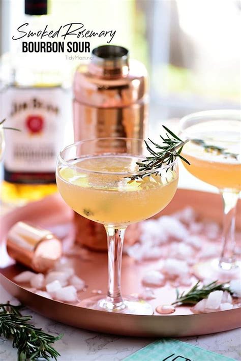 Or just for a nice relaxing movie night? Bourbon Christmas Cocktail : Grapefruit Bourbon Yule Mules ...