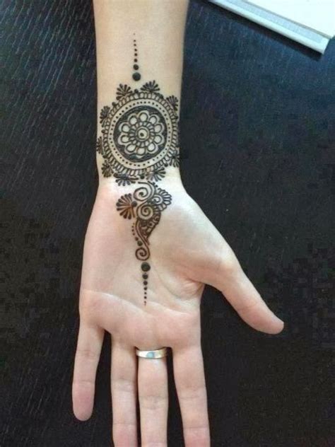 Imple and beautiful shuruba designs. Beautiful Simple Mehndi Designs 2014-15 - Utho Jago Pakistan