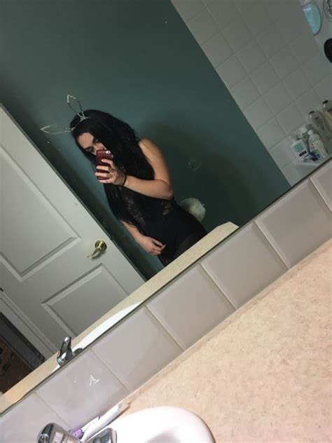 The girls bathroom ® his loss™ sophia tuxford and cinzia zullo. bathroom selfies | Tumblr