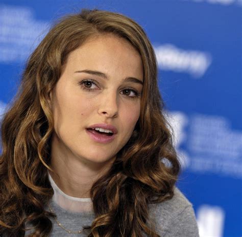 People who liked natalie portman's feet, also liked Werbe-Fotos: Natalie Portman macht sich für Dior nackt - WELT