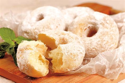 Resep donat kentang ini dikatakan spesial karena ia donat kentang yang tidak membutuhkan donat kentang toping gula halus. Resep Donat Kentang Takaran Sendok / Cara Buat Donat ...
