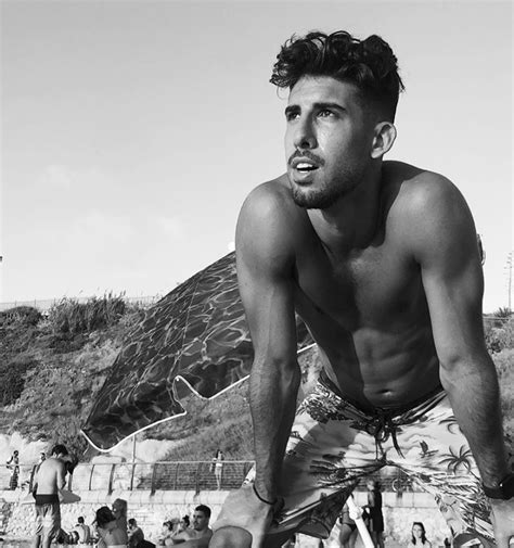Cohen was born in tel aviv, israel, to an ashkenazi jewish family. גולסטאר אולסטאר: יונתן כהן חושף את הפייבוריט שלו | ספורט 1