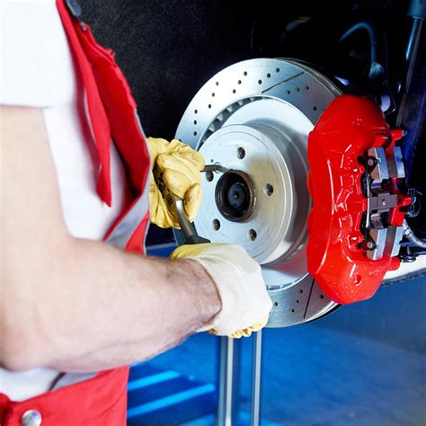 Pour connaître l'état de votre véhicule à tout moment, découvrez les différentes prestations de contrôle technique du centre autosur marly Contrôle freinage dans le Finistère - TOP GARAGE