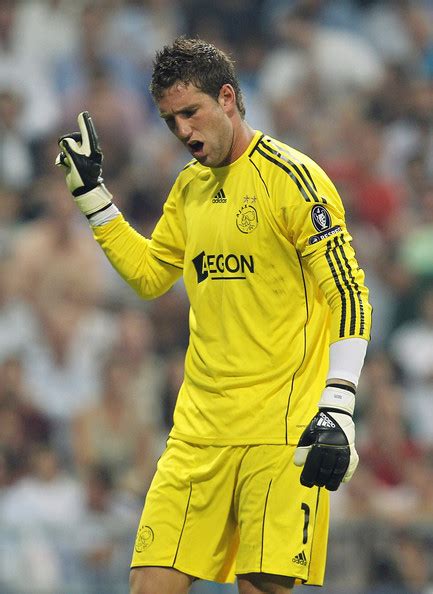 Stekelenburg speelde tussen 2002 en 2011 ook al voor ajax. The Best Footballers: Maarten Stekelenburg as a goalkeeper ...
