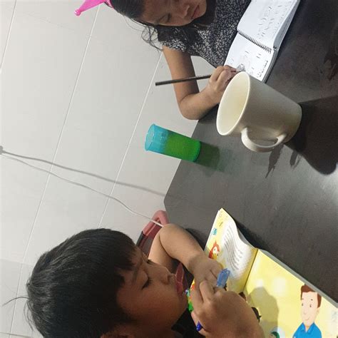 Beberapa pro android termasuk kepelbagaian mereka dalam perisian dan perkakasan, atribut mesra google dan sifat. Aku hempas telefon itu demi kebaikan anak anak ! - BEN ASHAARI