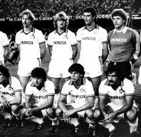 Getragen in einem spiel der fußball bundesliga in der saison 1978/1979. Paul Breitner: "Bernd Schuster passt in die Real-Familie ...