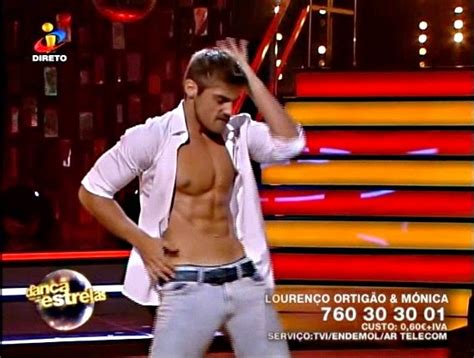 O «dança com as estrelas», apresentado por rita pereira e pedro teixeira, é uma competição de dança. + TV SEXY: Lourenço Ortigão - 2ª Gala Dança com as Estrelas