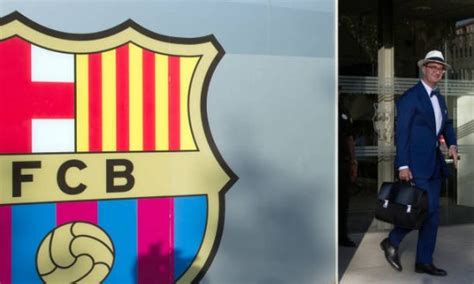 Not only fc barcelona wappen, you could also find wie zeichnet man logo von fc barcelona (spanischen fußball) tutorial innen barcelona wappen zum ausmalen. Das Wappen des FC Barcelona - das Spiegelbild einer ...