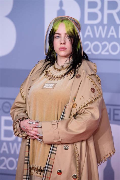 Billie eilish arrives at the oscars in 2020 wearing chanel. Tangis Billie Eilish Usai Menang BRIT Awards 2020 - Foto 5