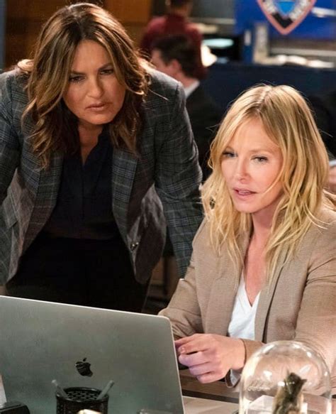Svu season 19 with the live feeds! Law & Order: SVU Season 20 Episode 22 Review: Diss - TV ...