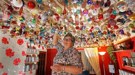 In this instructable i describe how to build one of those, focusing on the mechanism and leaving the decoration part up to y… Granny's Christmas decorated ceiling with whopping 2,530 ...