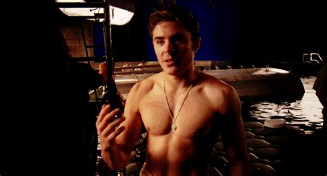 Pierre flynn sur la terre, released 07 april 2015 1. Zac Efron Shirtless GIFs | POPSUGAR Celebrity Photo 5