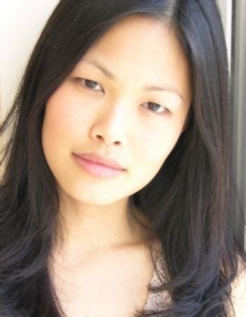 In 1998 tan performed on the walk, the pigeon, the lion king, the bbc four, and the pbs programme the. Picture of Elaine Tan