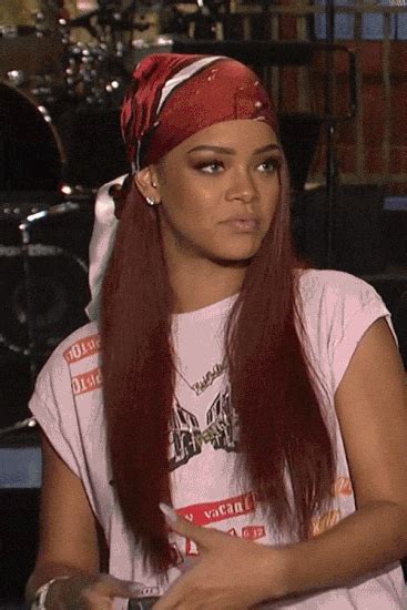 En marzo del mismo año se publicó como su tercer sencillo a través de columbia records. rihanna gifs | WiffleGif
