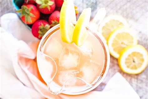 This interactive esl crossword puzzle will help you practice drinks vocabulary (coke, wine, orange juice etc). 2-Ingredient Vodka Strawberry Lemonade Drink - Julie's Eats & Treats