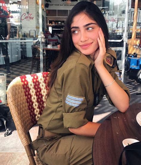 Israelische frauen sind anmutig und behielten ihre feminine looks und charmanten persönlichkeiten bekannt. IDF - Israelische Streitkräfte - Frauen - IDF Girls ...