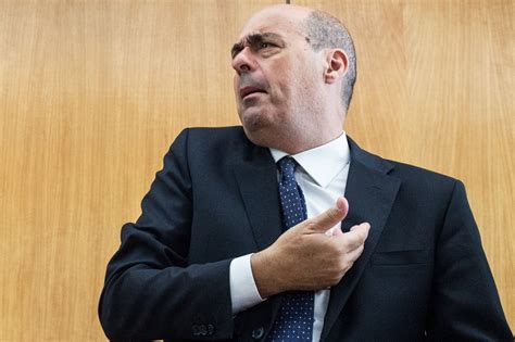 Noi dobbiamo rimanere appesi al voto di una piattaforma privata che abbiamo credo che la politica italiana abbia fallito perché non ha mai dimostrato di essere coerente. Nicola Zingaretti allontana l'alleanza con il Movimento 5 ...