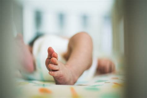 Soft Bedding Puts Babies At Risk & New Research Urges Parents 