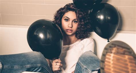 What does alessia cara's song here mean? Alessia Cara weight, height and age. We know it all!