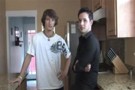Travis and his roommate have been getting nasty late at night. College Gay Videos - Ice Gay Tube