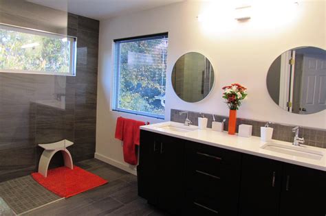 The homeowners needed to keep a tub since they're planning on starting a family soon. Modern bathroom remodel in Frederick - Talon Construction