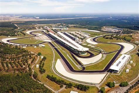 Race start is in the tribunas section and features a long straight with an upward inclination, then comes s do senna (the senna s) 1, 2, a pair of alternating downward turns (left then right) that exhibit. F1 Circuits Worldwide - Page 75 - SkyscraperCity