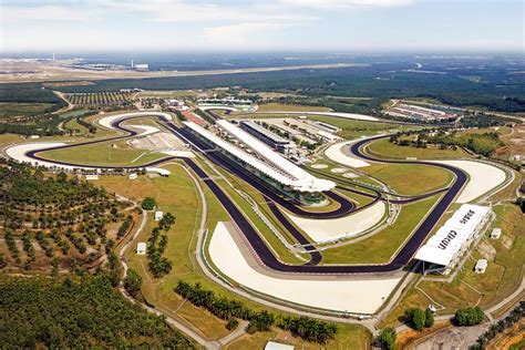 In 2005, there was a big problem with some of the formula one tires. F1 Circuits Worldwide - Page 75 - SkyscraperCity