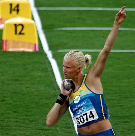 Os fotboll damer 30 jul fredag. Friidrott - Sveriges Olympiska Kommitté