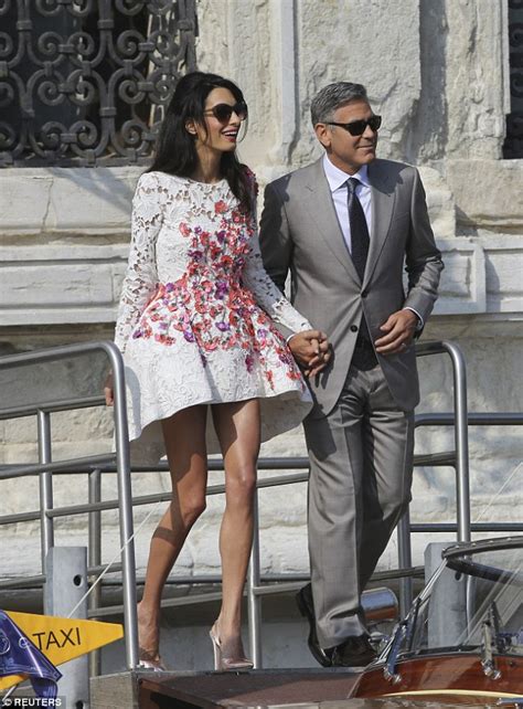 Hier findest du alles, was gerade hochzeitskleid zum nachkaufen amal alamuddin und george clooney — als amal alamuddin und hollywoodstar george. How to copy the new Mrs Clooney, Amal Alamuddin's mullet ...